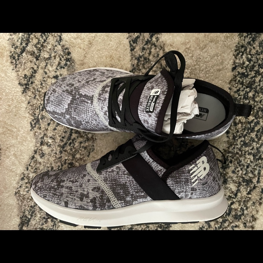 NIB Snakeskin New Balance sneakers size 8